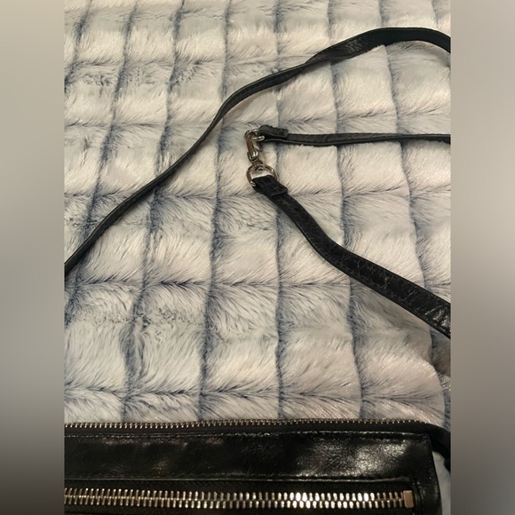 Black Hobo Purse - Picture 3 of 9